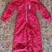Vand costum de schi rosu, cu gluga