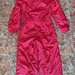 Vand costum de schi rosu, cu gluga